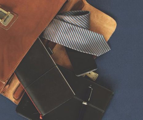 Recompensă RECORD pentru o SERVIETĂ pierdută în Berlin. Ce sumă COLOSALĂ oferă PROPRIETARII