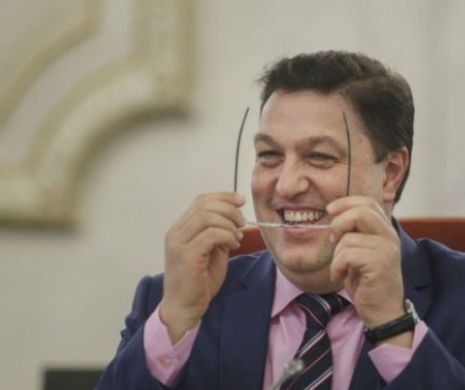 Un TEOLOG îl DESFIINŢEAZĂ pe Şerban Nicolae: „UN ZERO NESIMŢIT! Cum a ajuns un SPECIMEN ca ăsta senator?!”