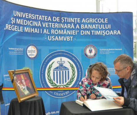 Carte de condoleanțe în memoria Regelui Mihai I, la Timișoara