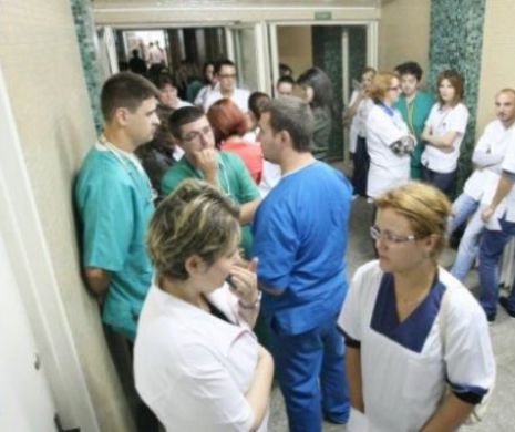 Câţi MEDICI îi lipsesc ROMÂNIEI şi câţi au PLECAT