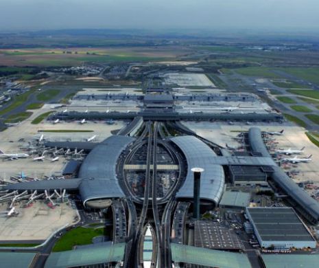 Moş Crăciun a venit mai devreme pentru un boschetar. A plecat cu 300.000 de euro din cel mai mare aeroport al Franţei