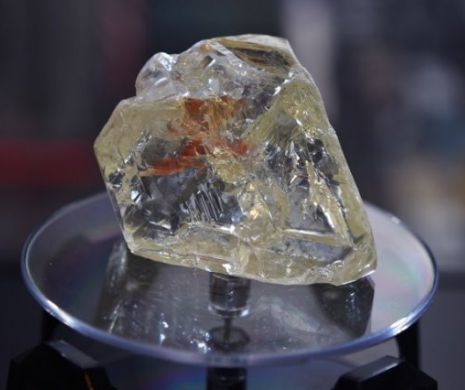 Povestea DIAMANTULUI vândut ieri cu 6.500.000 de dolari. A fost descoperit de un preot creștin în Sierra Leone