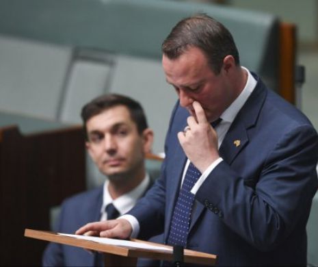 Premieră: Un parlamentar  şi-a cerut iubitul în căsătorie în timpul dezbaterii din Camera Reprezenţantilor