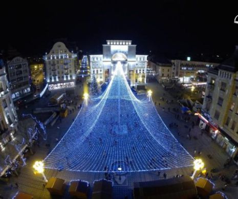 Robu readuce cupola de lumini în Piața Victoriei