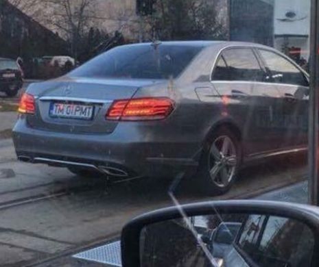Se credea în coloană oficială. Primarul Timișoarei surprins făcând ilegalități în trafic