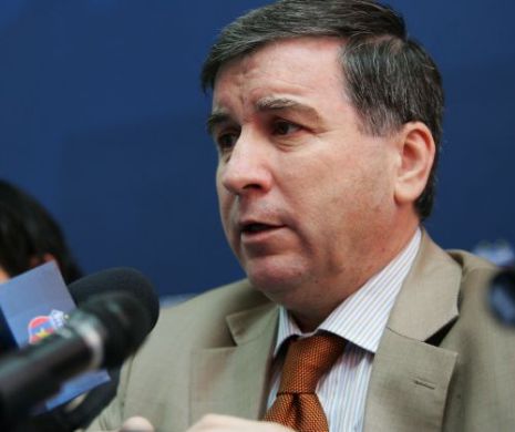 SURPRIZĂ. Un cunoscut om de fotbal din Româna va publica un volum de poezii: „S scris o carte adolescentină, de om îndrăgostit”