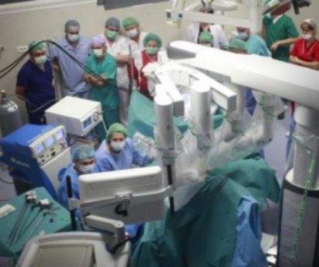 Uitaţi de Ciomu! Dezaxare pe masa de operaţie. Chirurgul şi-a recunoscut apucăturile bolnave