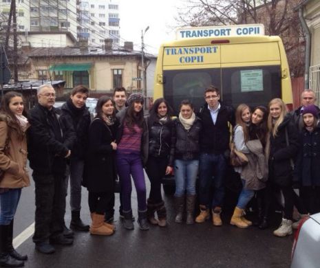 Cum te angajezi în companiile de top. Voluntariatul și legea care îți salvează cariera