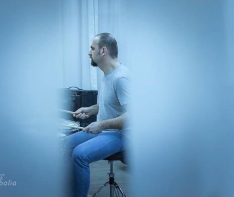 Director de liceu acuzat că postează OBSCENITĂȚI pe Facebook