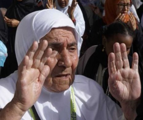 Doi frați gemeni care și-au decapitat mama puși sub acuzare în  Arabia Saudită