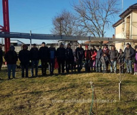 Grup masiv de irakieni descoperit la Lățunaș. Unde voiau să ajungă cei 32