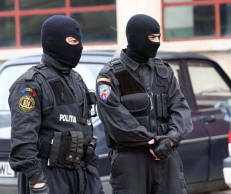 Poliţist bătut crunt de interlopii din clanul Cordunenilor