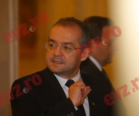 Procurorii DIICOT au pornit pe urmele pietrelor de la rinichii lui Emil Boc: „Am ajuns caraghiosul târgului”