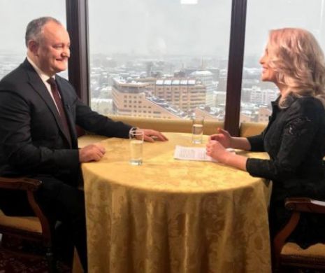 Să nu supere Kremlinul, Dodon a FUGIT la Moscova să dea INTERVIUL jurnalisţilor ÎNTORŞI de pe aeroportul Chişinău. Foto