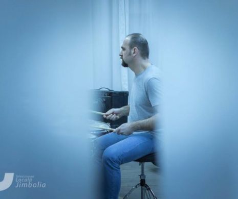 Schimbare de macaz în scandalul sexual de la Jimbolia: părinții elevilor cer ca directorul să nu fie demis