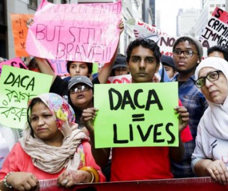 Trump face un pas în spate: Vine cu un program de compromis pe tema celor 800 de mii de imigranți sosiți din