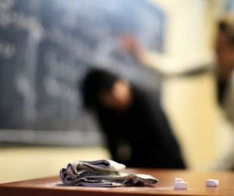 Un elev lovit de învățătoare a reclamat-o pe aceasta la poliție
