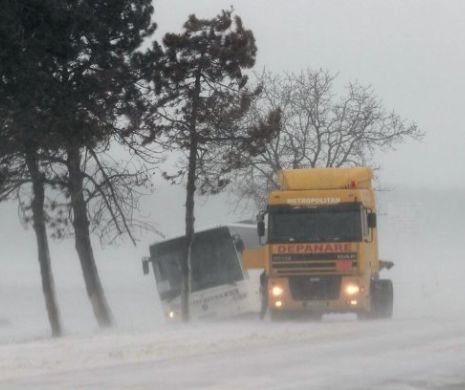 Autoritățile din Constanța vor închide, la noapte, mai multe drumuri județene. Școli închise și mâine