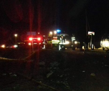 Nouă MORȚI, în urma unui ACCIDENT CUMPLIT! Un autobuz PLIN CU OAMENI și un CAMION s-au ciocnit. Stare de ALERTĂ