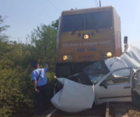 TRAGEDIE pe calea ferată.Doi oameni au MURIT în urma unui ACCIDENT DE TREN. Trafic feroviar ÎNTRERUPT