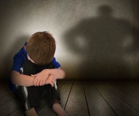 Un PEDOFIL PERICULOS a fost TRIMIS în JUDECATĂ în CLUJ. RACOLASE ZECI de MINORI