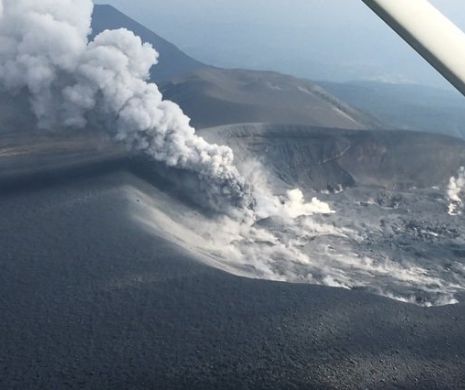 ALERTĂ ÎN JAPONIA! Vulcanul Shinmoe, din sud-vestul Japoniei, a erupt violent marţi. TRAFICUL AERIAN a fost PERTURBAT!