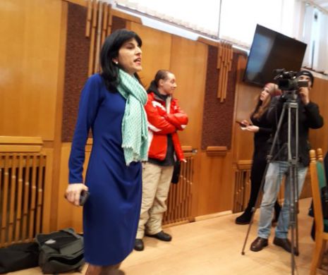 BĂTAIE la primărie între SECRETARĂ și CONSILIERA EDILULUI. Scene HALUCINANTE | VIDEO