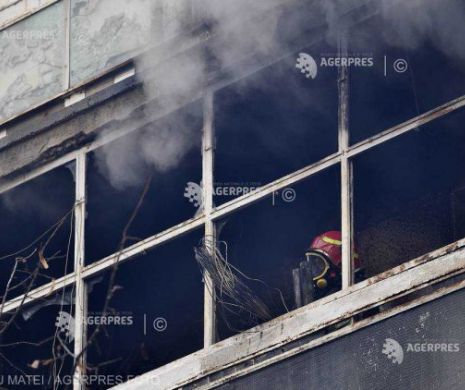 Bloc în flăcări, la Tecuci. Zeci de persoane, evacuate