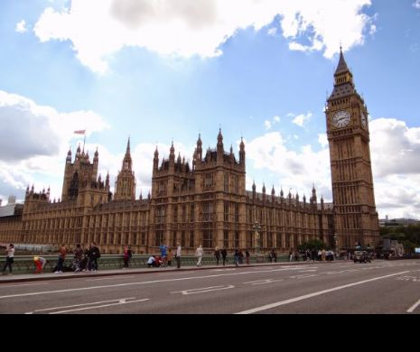 Cod ROȘU la PARLAMENTUL BRITANIC! Două persoane, SPITALIZATE. Scotland Yard a ieșit cu un COMUNICAT