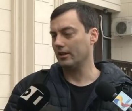 Dezdonământ-ȘOC în cazul profesorului căruia i s-a spart casa din GREȘEALĂ. Măsura CONTROVERSATĂ a autorităților
