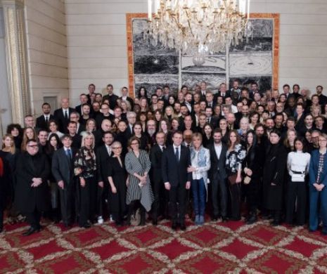 Emanuel Macron, PASIONAT de FASHION. A invitat la CINĂ personalităţi din lumea modei
