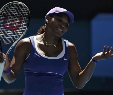 Halep, LOVITĂ CU MINGEA de Serena Williams, într-un meci amical | FOTO