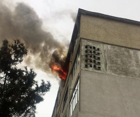 INCENDIU PUTERNIC într-un bloc din Berceni