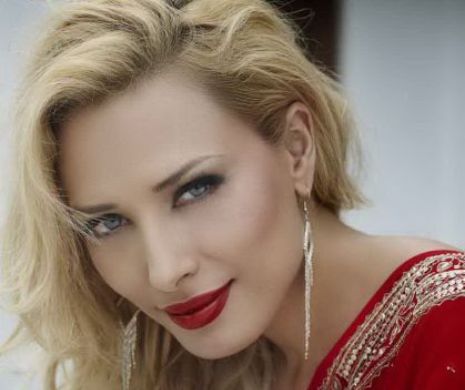 Iulia Vîntur a dat VESTEA CEA MARE tocmai din India. Este cu adevărat FERICITĂ! Nimeni nu se mai aștepta la asemenea ANUNȚ