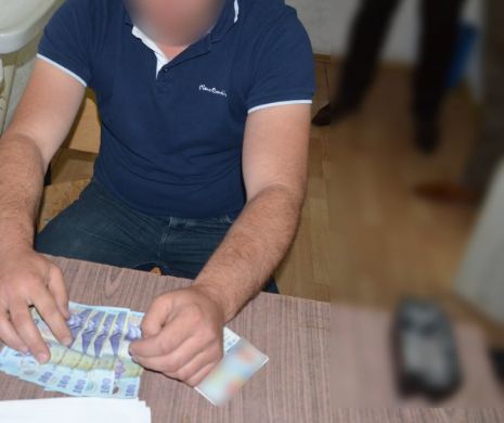 MITĂ la polițist. Un salariu pentru un permis SUSPENDAT