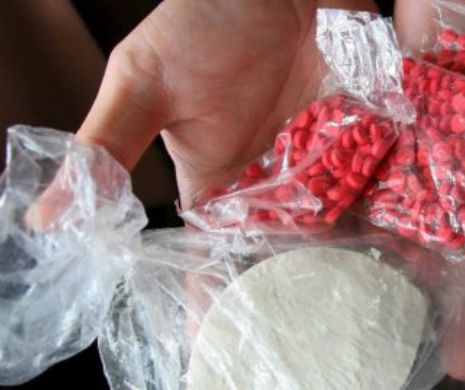 O tânără de 23 de ani, traficantă de droguri, prinsă la Gătaia