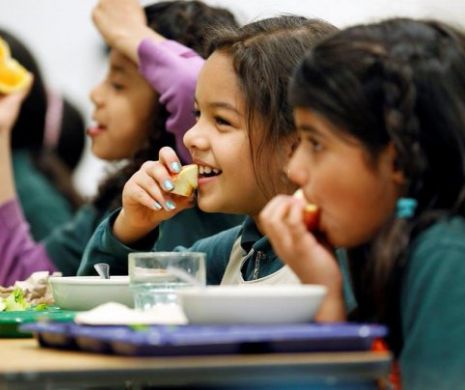 Proiect INEDIT în România. O comună din Botoșani „s-a UMPLUT” de copii. Motivul este INCREDIBIL