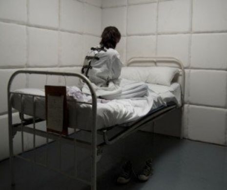 Scene FIERBINȚI la un spital de PSIHIATRIE. Ce le făceau asistentele PACIENȚILOR BOLNAVI este strigător la cer