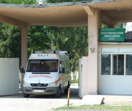Un bărbat a vrut să se sinucidă în curtea Spitalului de Psihiatrie, de necaz că îl înșela nevasta