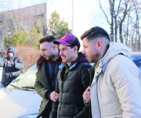 Un fotbalist român A JEFUIT o casă de pariuri cu o armă de tot râsul