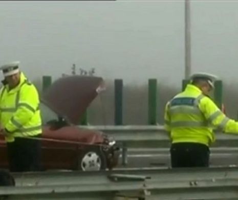ACCIDENT VIOLENT în București. Șofer RĂNIT în MAȘINA RĂSTURNATĂ