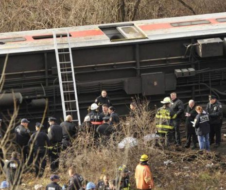 Breaking News. Un tren de CĂLĂTORI a DERAIAT