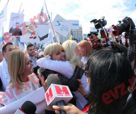 Elena Udrea, prima reacție după BOMBA ZILEI. Ce mesaje și-a dat cu Traian Băsescu