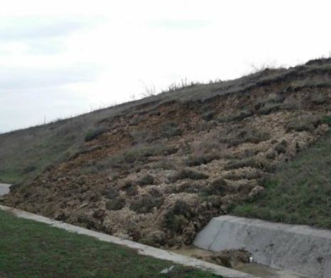 Lotul I al Aiutostrăzii Lugoj - Deva se CRAPĂ I FOTO în text