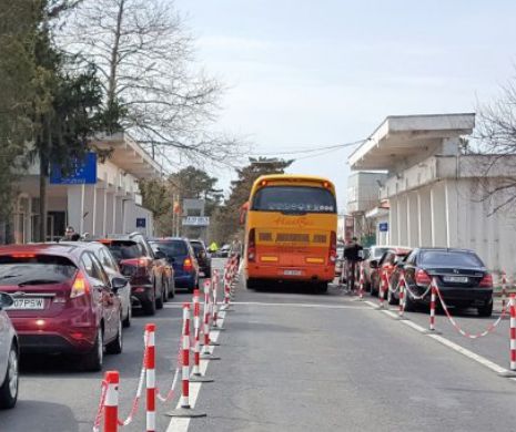 Mii de turiști pe litoralul bulgăresc în minivacanța de Paște. Specialiștii din turism: “Bulgarii le oferă mâncare multă, dar proastă”