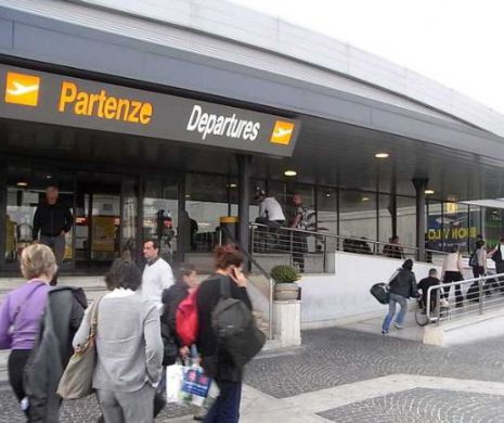ROMÂNI BLOCAȚI pe un aeroport din ROMA