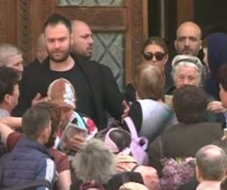 SCENĂ ȘOC! A făcut mare vâlvă când s-a strecurat printre morminte. Cum a venit Ilie Năstase la înmormântarea Ionelei Prodan
