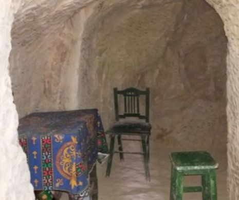 „SFARMĂ-PIATRĂ”, bărbatul din PRAHOVA recunoscut la NIVEL NAȚIONAL pentru CASA în care stă. Cum a TRĂIT acesta în TOȚI ACEȘTI ANI