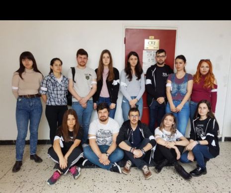 Studenții timișoreni fac grevă japoneză