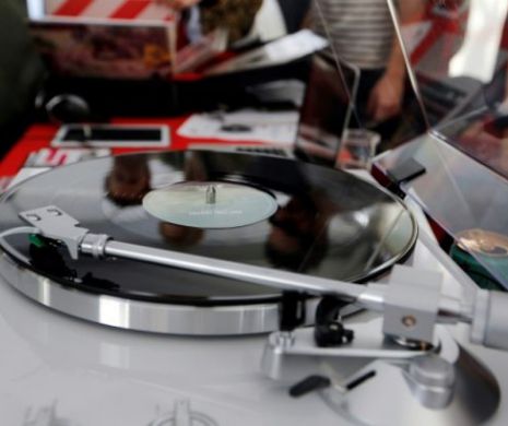 Vintage. Ziua magazinelor de discuri clasice. Vinilurile îşi continuă povestea